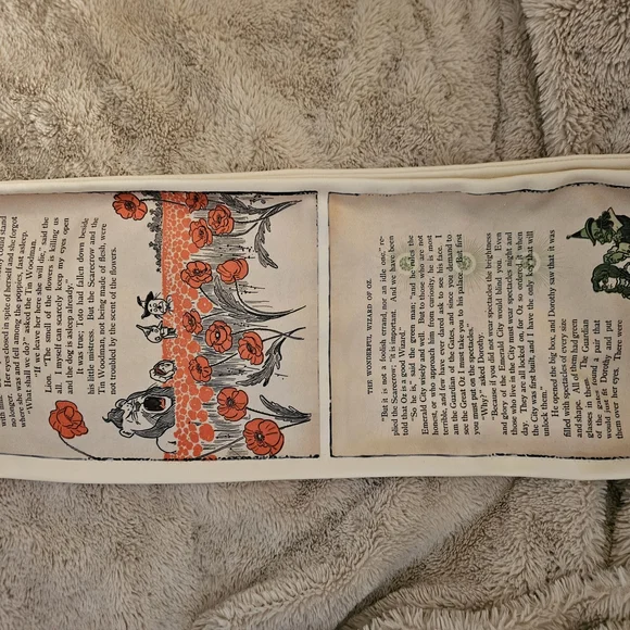 Wizard of Oz Themed Scarf - Picture 4 of 6